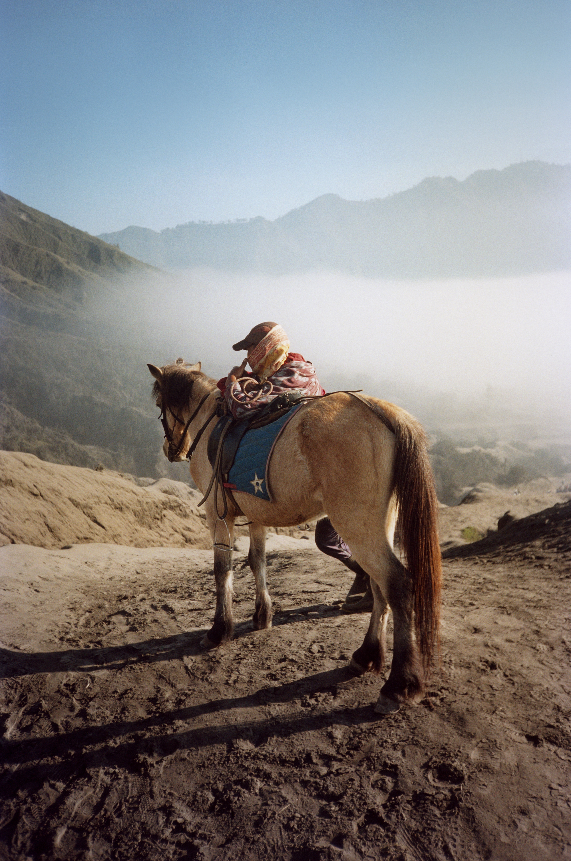 Olgaç Bozalp, Leaving One for Another © Olgaç Bozalp. Olgaç Bozalp, Leaving One for Another © Olgaç Bozalp.